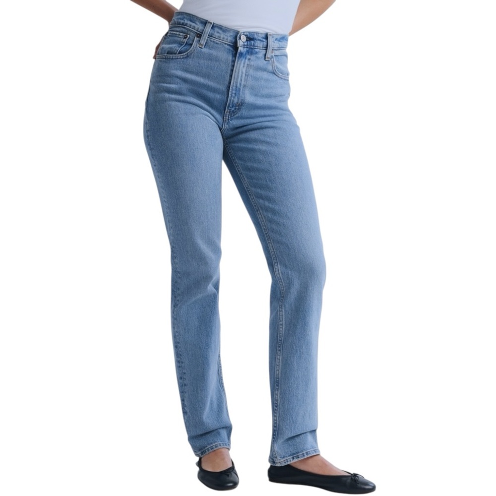 Abercrombie & Fitch Ultra High Rise Ankle Straight Jean size 2 / 26 in Medium